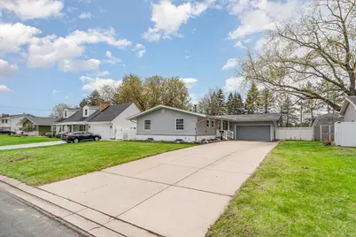 7925 38 1/2 Avenue N, New Hope, MN 55427 - Photo 1