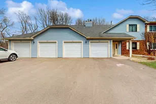 993 Heritage Ct E, Vadnais Heights, MN 55127 - Photo 1