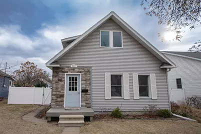 561 E Sanborn Street, Winona, MN 55987 - Photo 1