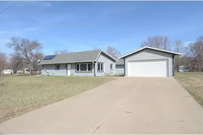 310 9th Avenue S, Princeton, MN 55371 - Photo 1