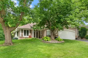 10 Echo Bay Dr, Excelsior, MN 55331 - Photo 1