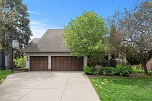 478 Carol Dr, Vadnais Heights, MN 55127 - Photo 1