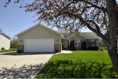 965 18th Street SE, Owatonna, MN 55060 - Photo 1
