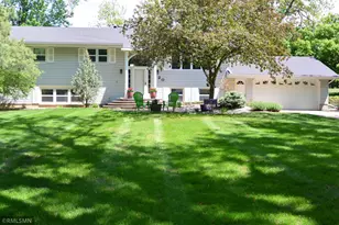 520 Edgewood Dr, Glencoe, MN 55336 - Photo 1