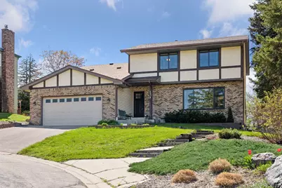 335 18th Avenue N, South Saint Paul, MN 55075 - Photo 1