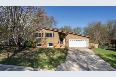 3507 9 1/2 Avenue NW, Rochester, MN 55901 - Photo 1