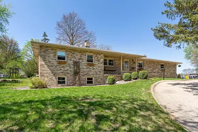 742 Sioux Lane, Saint Peter, MN 56082 - Photo 1