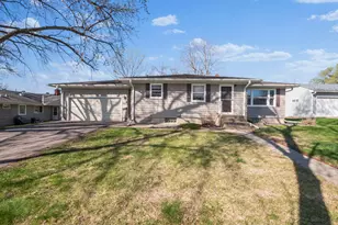 116 S California Ave, Morris, MN 56267 - Photo 1