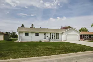 308 S Columbia Ave, Morris, MN 56267 - Photo 1