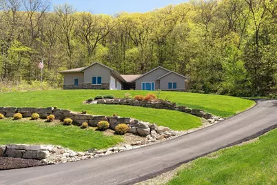 403 N 14th Street, La Crescent, MN 55947 - Photo 1