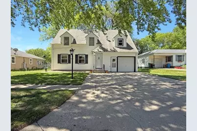 213 N 1st Avenue E, Truman, MN 56088 - Photo 1