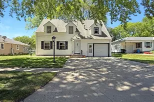 213 N 1st Ave E, Truman, MN 56088 - Photo 1