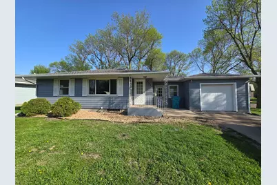 125 12th Avenue NW, Waseca, MN 56093 - Photo 1