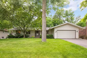 9020 High Point Cir, Eden Prairie, MN 55347 - Photo 1