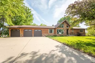 905 Park St, Brooten, MN 56316 - Photo 1