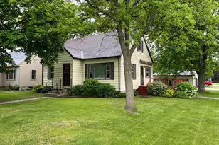 813 11th St N, Benson, MN 56215 - Photo 1