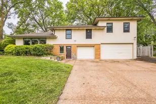 816 Glenbrook Ave N, Oakdale, MN 55128 - Photo 1