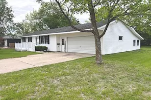 633 4th Ave SW, Perham, MN 56573 - Photo 1