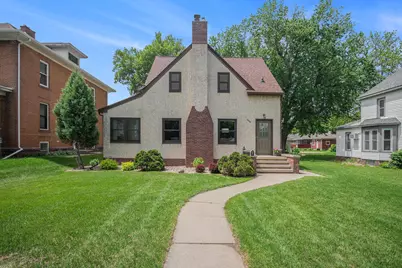 609 N Freeman Avenue, Luverne, MN 56156 - Photo 1