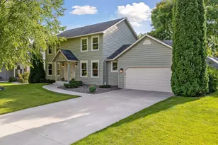 6095 Zinnia Ln N, Plymouth, MN 55446 - Photo 1