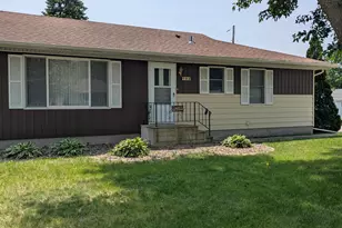 702 Hills Ln, Albert Lea, MN 56007 - Photo 1