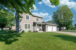 603 E Nathan St, Lake Crystal, MN 56055 - Photo 1