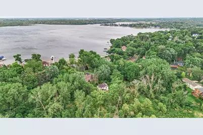 6450 Minnewashta Parkway, Chanhassen, MN 55331 - Photo 1