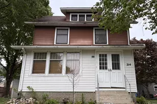 214 Broadway, Hanska, MN 56041 - Photo 1