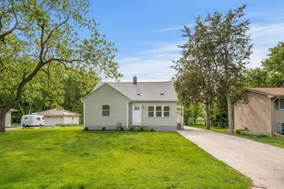 1001 Glendon Street N, Maplewood, MN 55119 - Photo 1