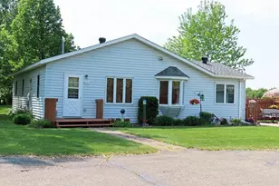 1223 Elizabeth Ave N, Thief River Falls, MN 56701 - Photo 1