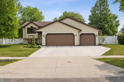 2622 33rd Avenue S, Fargo, ND 58104 - Photo 1