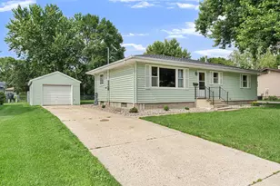613 12th Ave SE, Waseca, MN 56093 - Photo 1