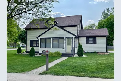 206 S Cottage Grove Avenue, Luverne, MN 56156 - Photo 1