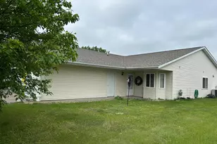 605 Meadows Dr, Hammond, WI 54015 - Photo 1