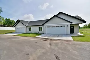 323 1/2 Unit 4 Fairgrounds Road N, Alexandria, MN 56308 - Photo 1