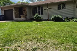 1038 Pleasant Ln, Faribault, MN 55021 - Photo 1