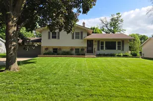 2167 Lakeaires Blvd, White Bear Lake, MN 55110 - Photo 1