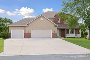 407 Fiddler Ave SE, New Prague, MN 56071 - Photo 1