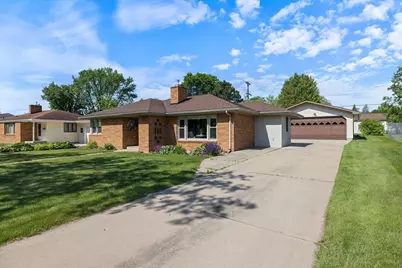 3407 2nd Avenue E, Hibbing, MN 55746 - Photo 1
