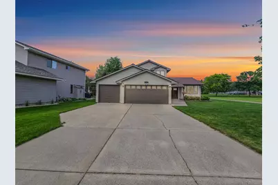 4619 Heather Way N, Oakdale, MN 55128 - Photo 1