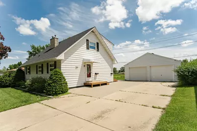 426 6th Street NE, Stewartville, MN 55976 - Photo 1