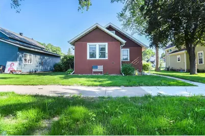 518 W Stanton Avenue, Fergus Falls, MN 56537 - Photo 1