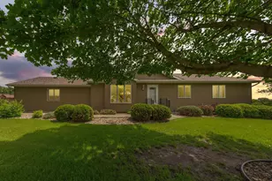 900 11th Ave SE, Waseca, MN 56093 - Photo 1