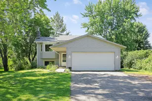 549 Saxony Ct, Chaska, MN 55318 - Photo 1