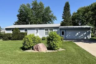 1717 Langley St, Windom, MN 56101 - Photo 1