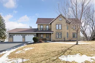 8565 Alisa Ct, Chanhassen, MN 55317 - Photo 1