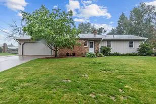 2927 Howard St N, Maplewood, MN 55109 - Photo 1