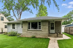 712 Kilian Blvd SE, Saint Cloud, MN 56304 - Photo 1