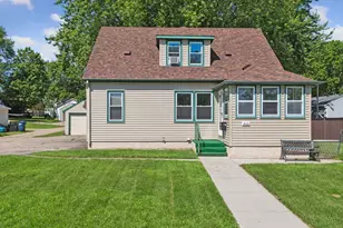 412 Scott St S, Shakopee, MN 55379 - Photo 1