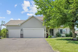 2418 Thrush St, Shakopee, MN 55379 - Photo 1